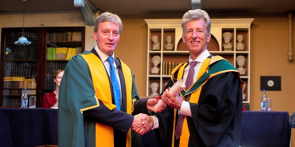 Krska erhält Ehrenmitgliedschaft